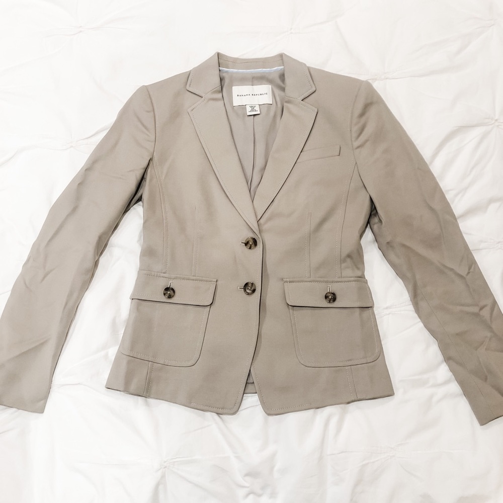 NWOT Banana Republic Blazer - 2P